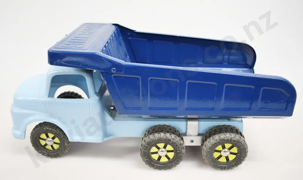 FUN HO GIANT TIP TRUCK Image 1++