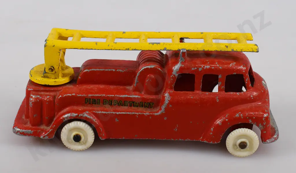 FUN HO FIRE ENGINE SWIVEL LADDER 518 Image 1++