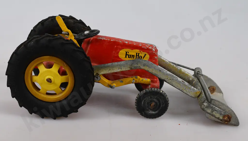FUN HO MEDIUM FRONT END LOADER 532 Image 1++