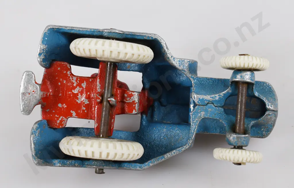 FUN HO OLIVER TRACTOR 81 Image 1++