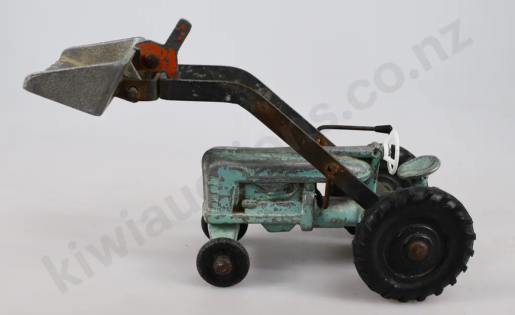 FUN HO FARMALL FRONT END LOADER 531 Image 1++