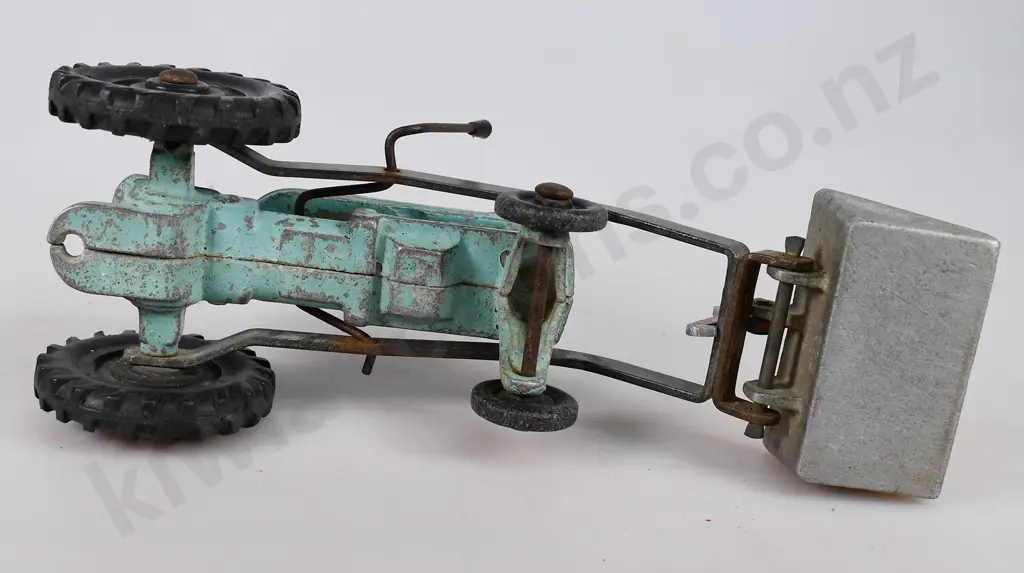 FUN HO FARMALL FRONT END LOADER 531 Image 1++