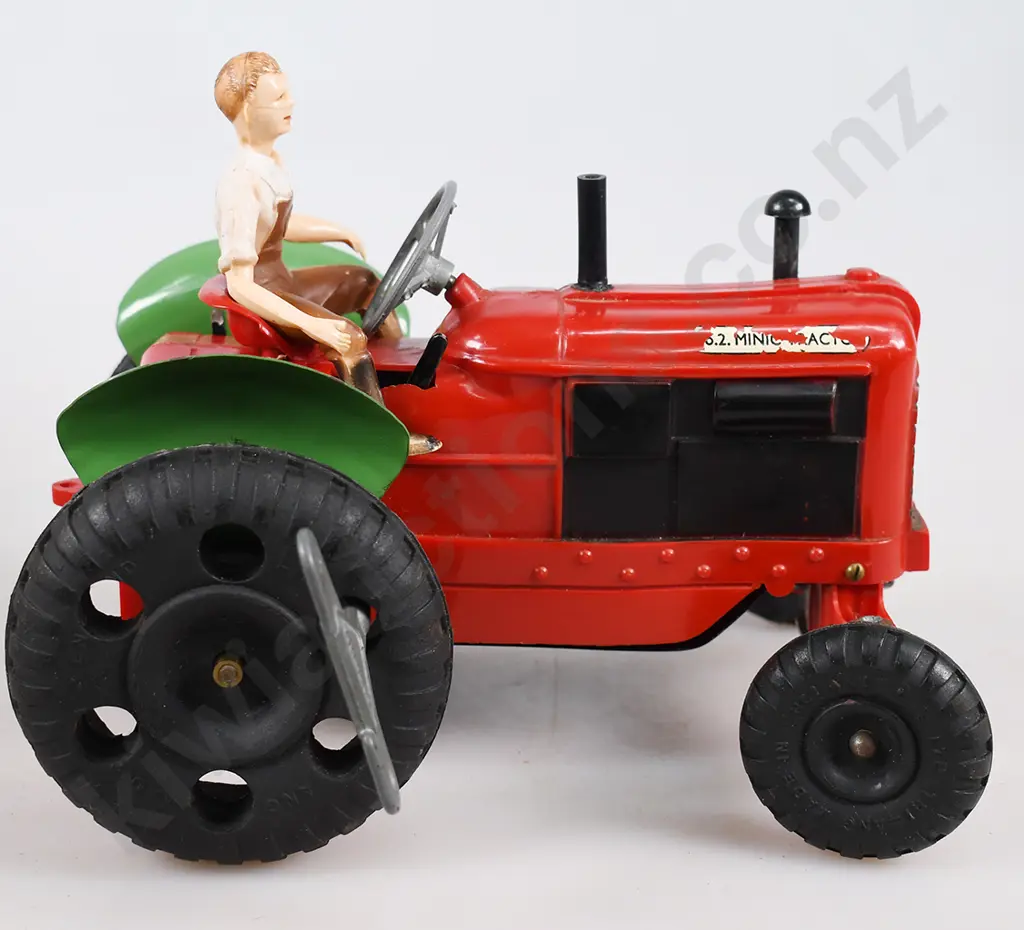 TRI-ANG BOXED MINIC SERIES 2 CLOCKWORK POWERED NUFFIELD TOY TRACTOR Image 1++