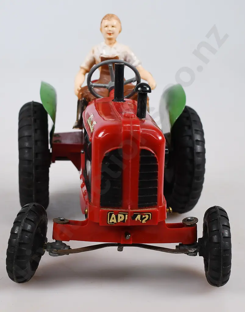 TRI-ANG BOXED MINIC SERIES 2 CLOCKWORK POWERED NUFFIELD TOY TRACTOR Image 1++