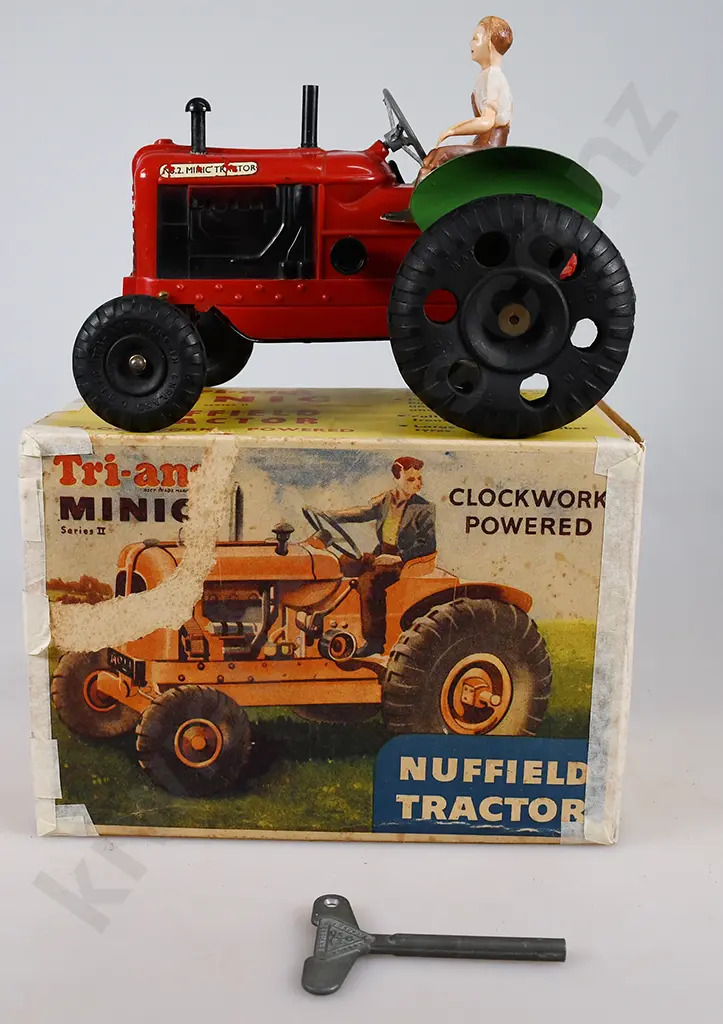 TRI-ANG BOXED MINIC SERIES 2 CLOCKWORK POWERED NUFFIELD TOY TRACTOR Image 1++