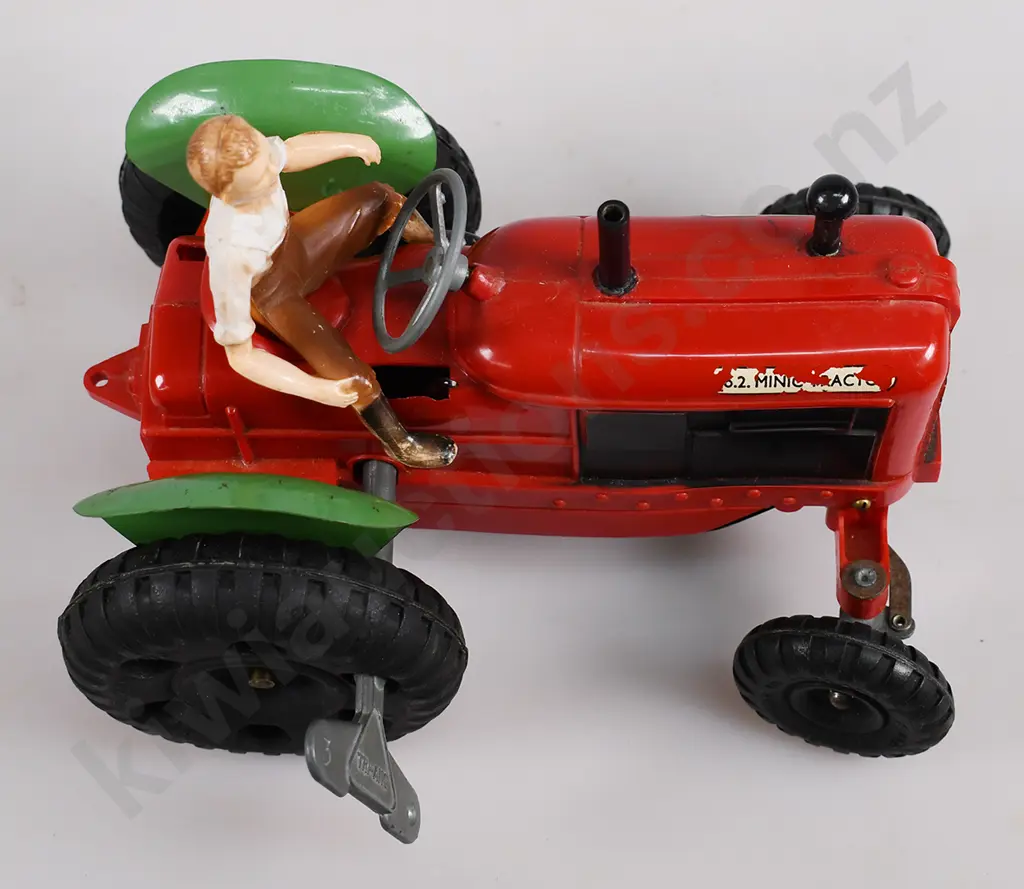 TRI-ANG BOXED MINIC SERIES 2 CLOCKWORK POWERED NUFFIELD TOY TRACTOR Image 1++
