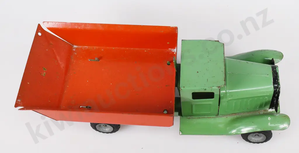 TRI-ANG 0 SERIES TIP TRUCK Image 1++