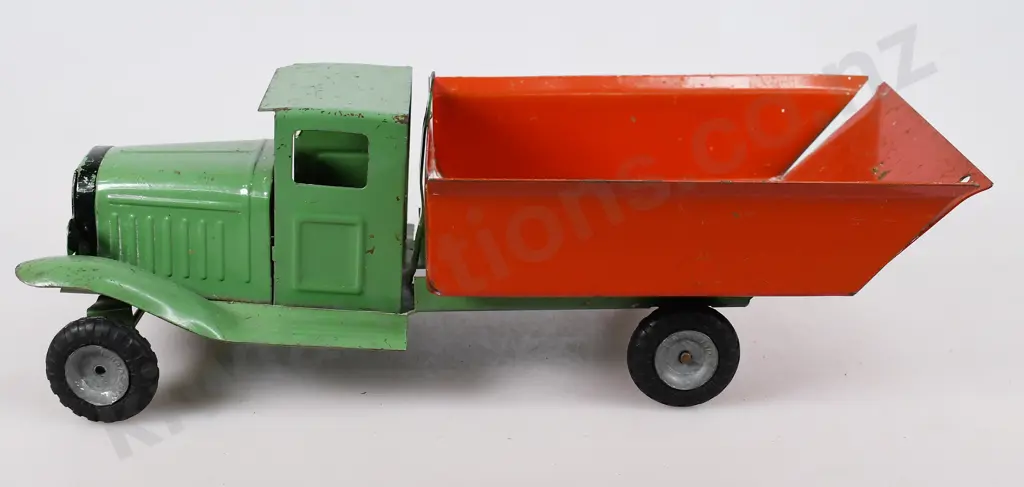 TRI-ANG 0 SERIES TIP TRUCK Image 1++