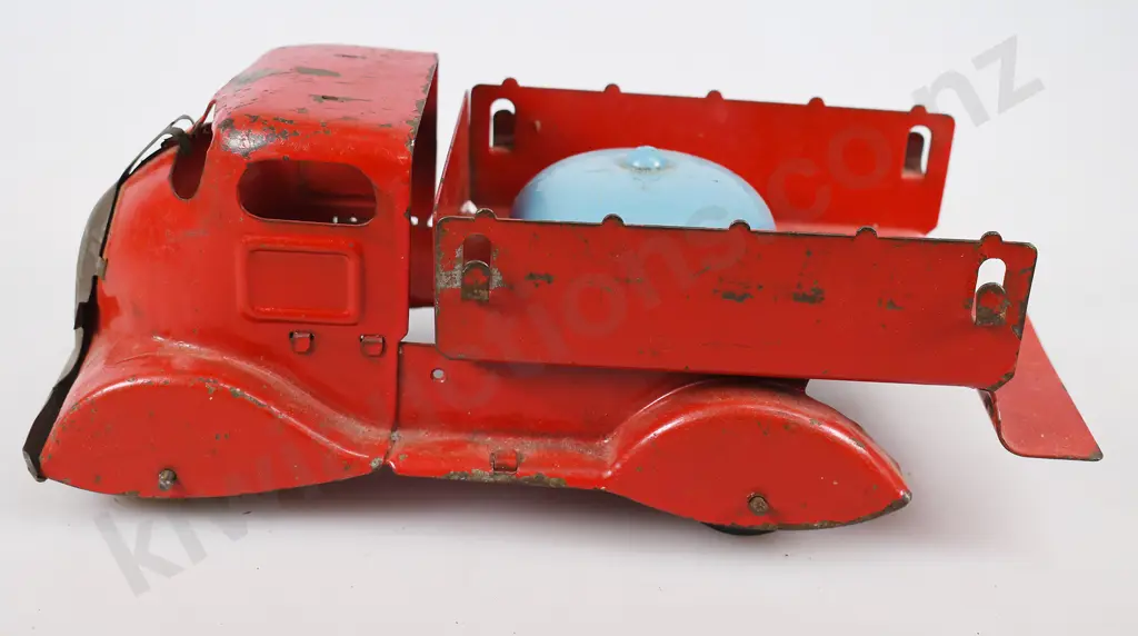 TRI-ANG W SERIES FIRE TRUCK 7686/W555 Image 1++