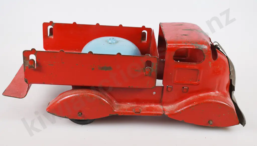 TRI-ANG W SERIES FIRE TRUCK 7686/W555 Image 1++