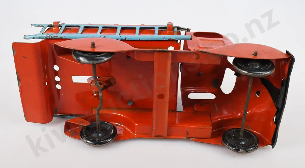 TRI-ANG W SERIES FIRE TRUCK 7686/W555 Image 1++