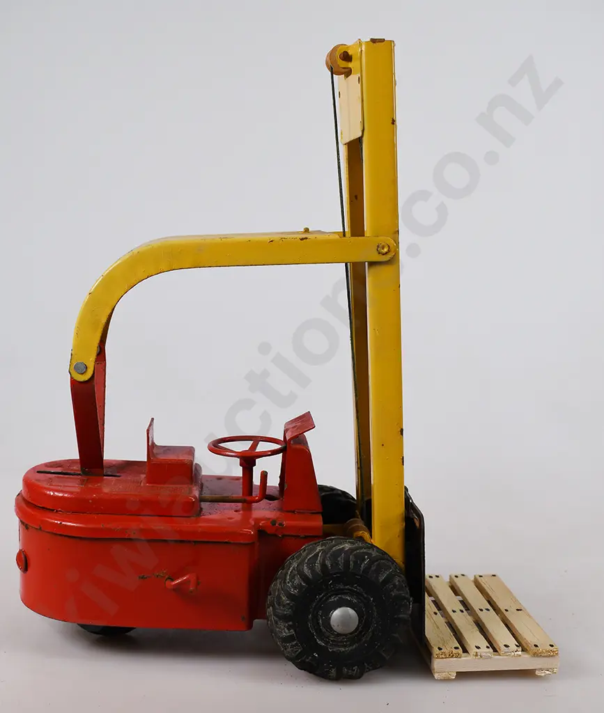 TRI-ANG FORKLIFT NUMBER 40799 Image 1++