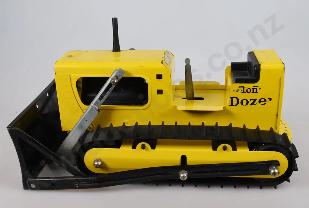 TONKA MIGHTY SERIES BULLDOZER Image 1++