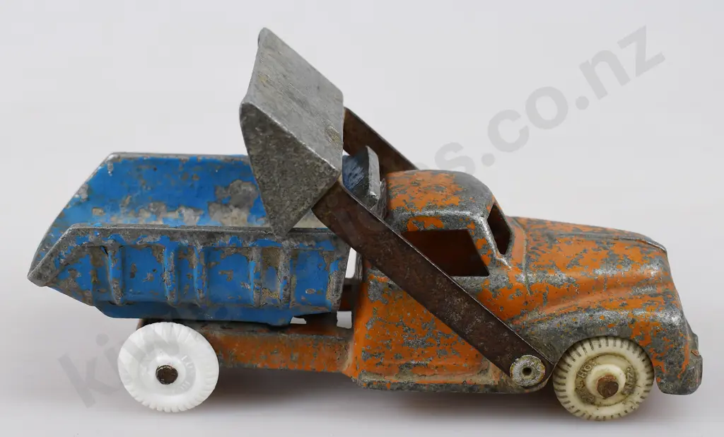 FUN HO SMALL FRONT END LOADER TIP TRUCK Image 1++