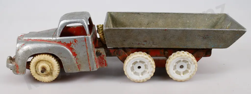 FUN HO LARGE TIP TRUCK Image 1++