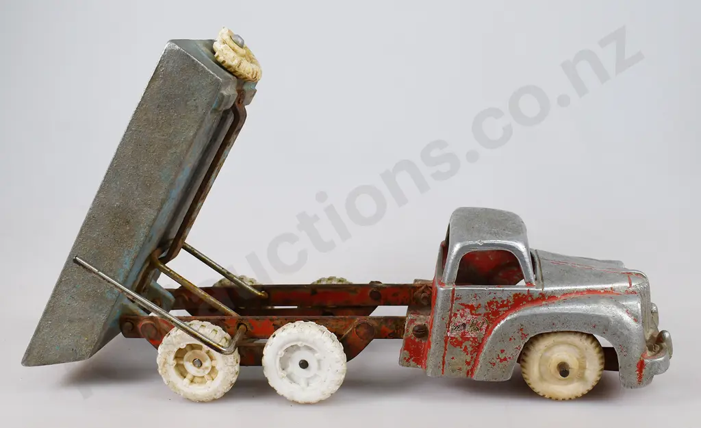 FUN HO LARGE TIP TRUCK Image 1++