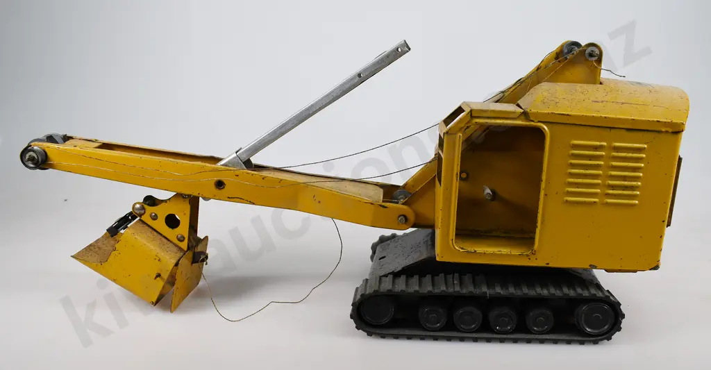 TRI-ANG EXCAVATOR MODEL 300 Image 1++