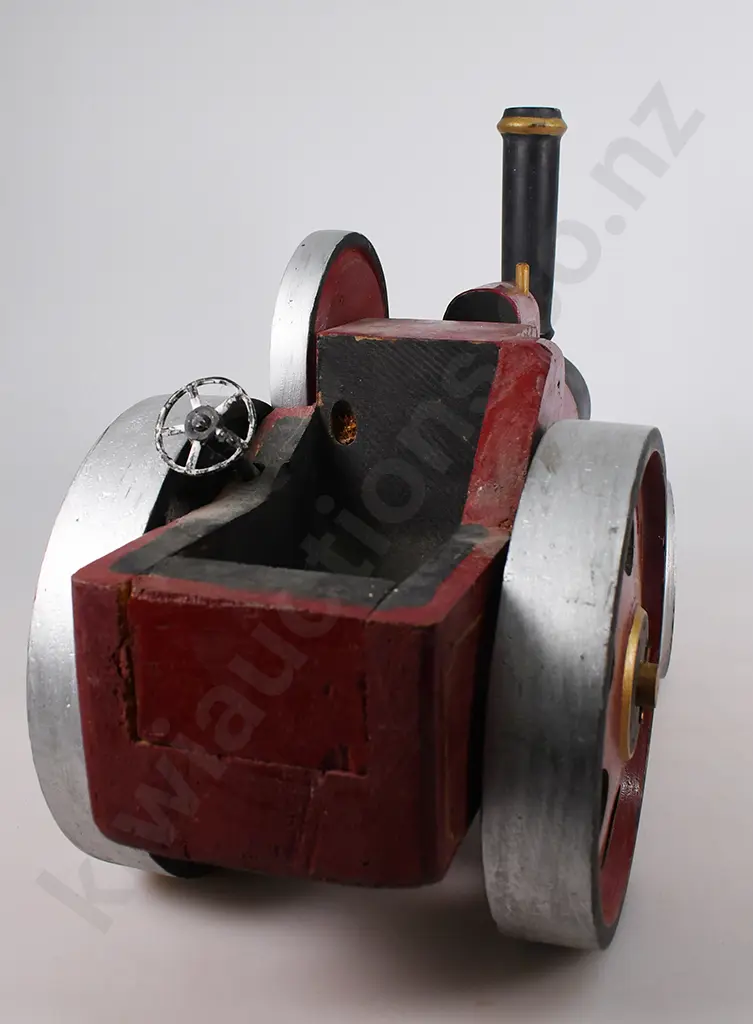 WOODEN TRACTION ENGINE Image 1++