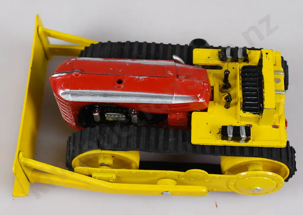 LINCOLN MAJOR MODEL CATERPILLAR TRACTOR WITH BLADE Image 1++