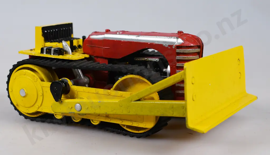 LINCOLN MAJOR MODEL CATERPILLAR TRACTOR WITH BLADE Image 1++
