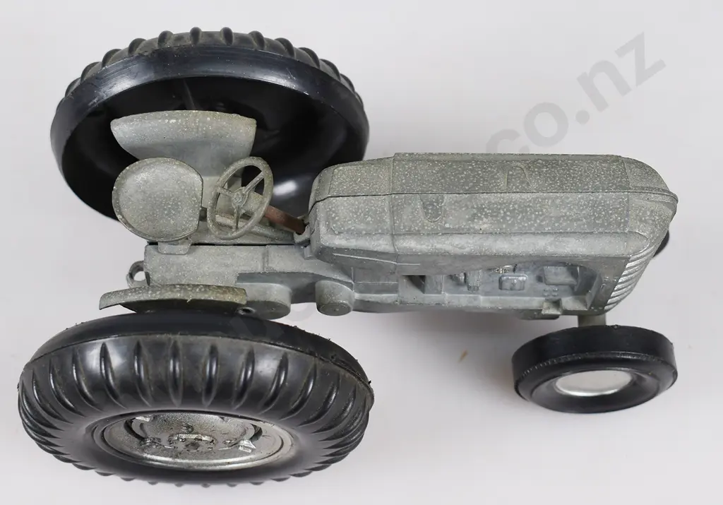 LINCOLN MAJOR MODEL MASSEY HARRIS TRACTOR Image 1++