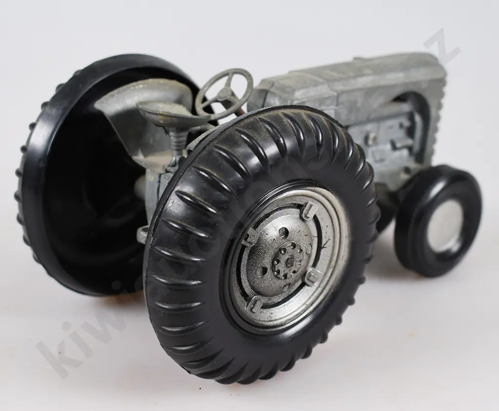 LINCOLN MAJOR MODEL MASSEY HARRIS TRACTOR Image 1++