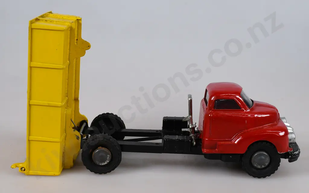 LINCOLN TOYS MAJOR MODELS DUMP TRUCK Image 1++