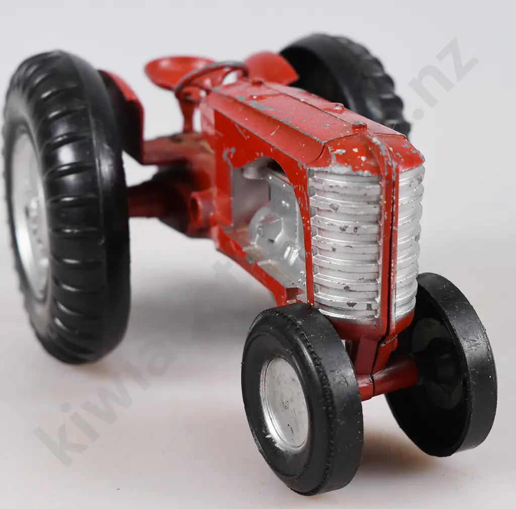 LINCOLN MAJOR MODEL MASSEY HARRIS TRACTOR Image 1++