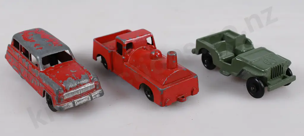 BRENTWARE MODEL FORD ESTATE CAR, RAILWAY LOCOMOTIVE, JEEP VEHICLES Image 1++