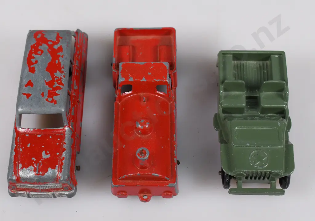 BRENTWARE MODEL FORD ESTATE CAR, RAILWAY LOCOMOTIVE, JEEP VEHICLES Image 1++