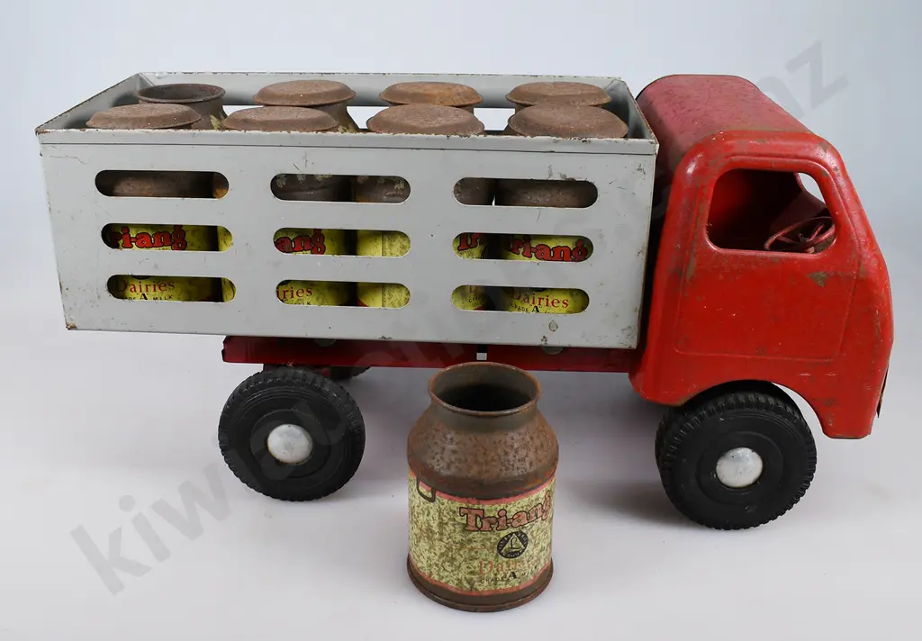 TRI-ANG DIESEL SERIES MILK TRUCK Image 1++