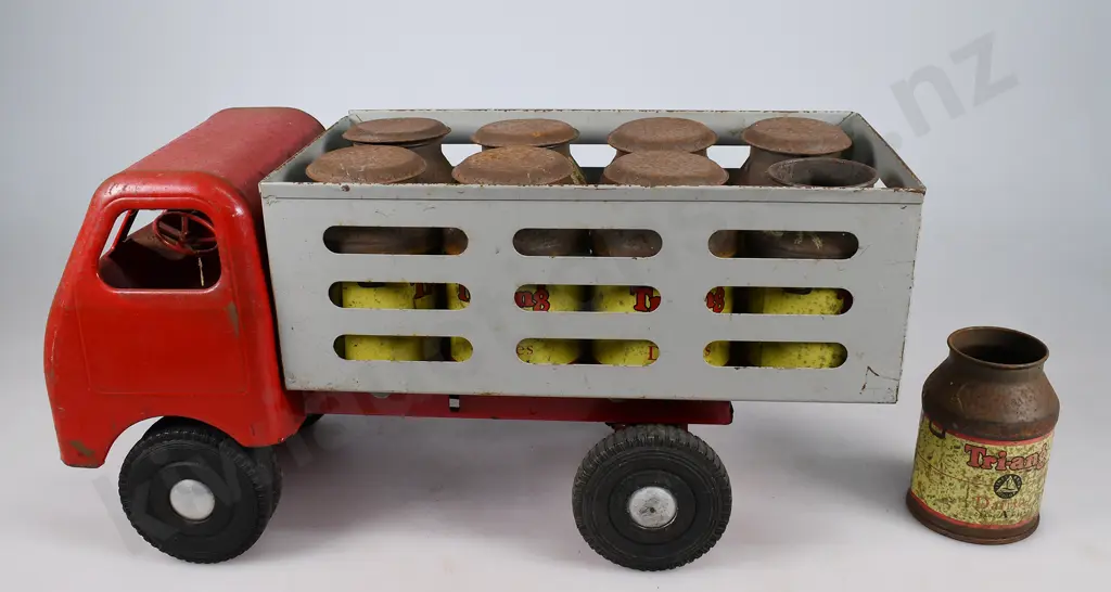 TRI-ANG DIESEL SERIES MILK TRUCK Image 1++