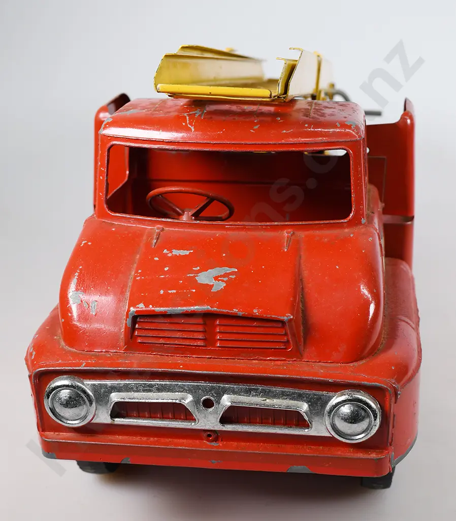 TRI-ANG THAMES TRADER FIRE ENGINE Image 1++