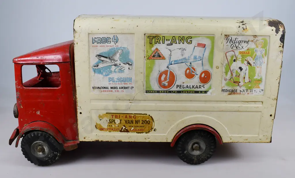 TRI-ANG TRANSPORT VAN No. 200 Image 1++