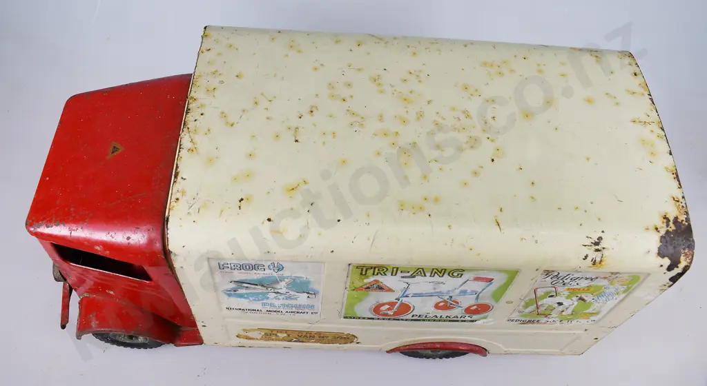 TRI-ANG TRANSPORT VAN No. 200 Image 1++