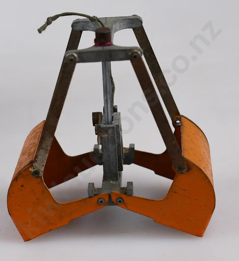 TRI-ANG JONES CRANE Image 1++