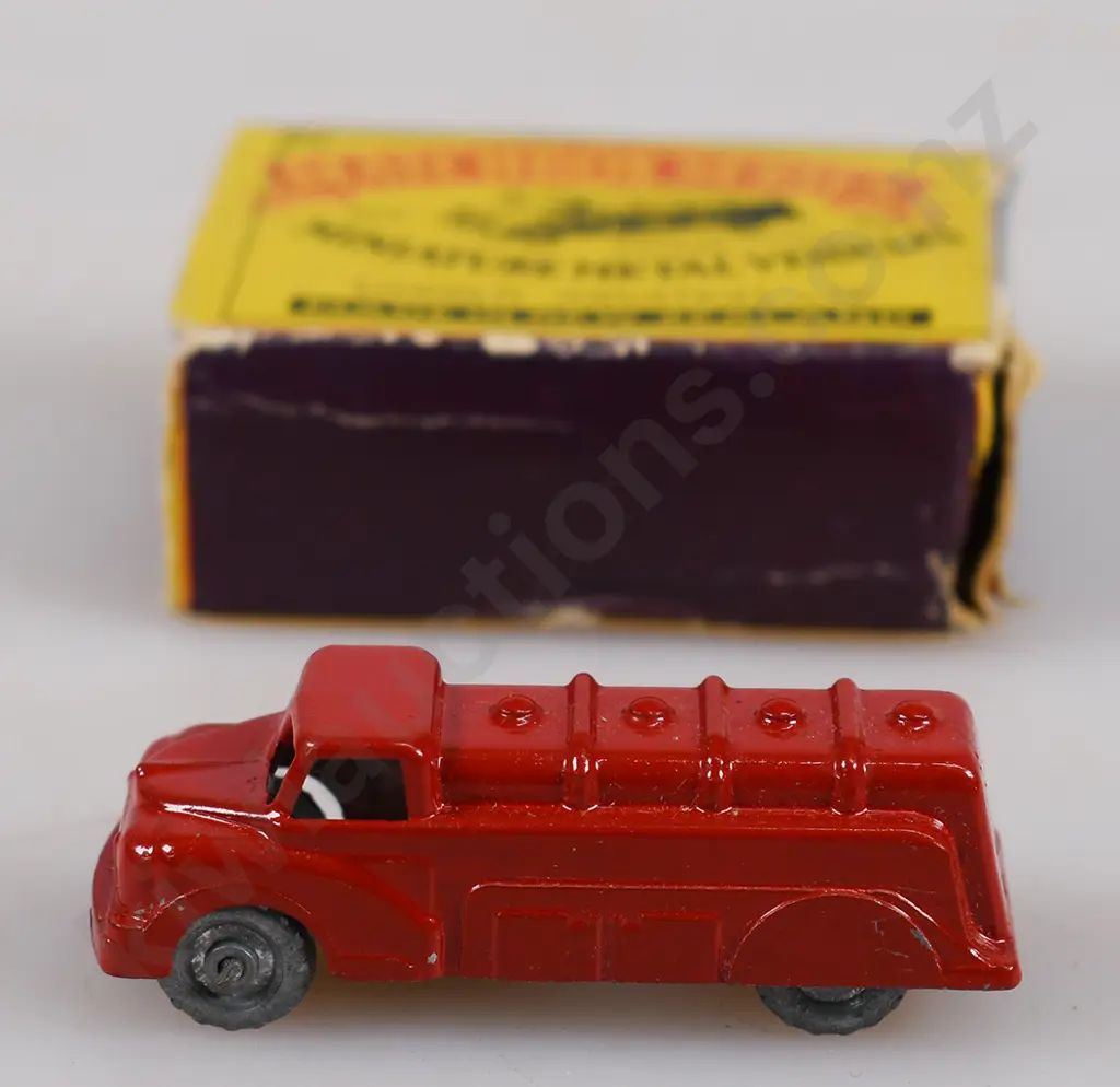 LINCOLN INDUSTRIES MADE IN NEW ZEALAND MATCHBOX AUSTIN PETROL TANKER Image 1++