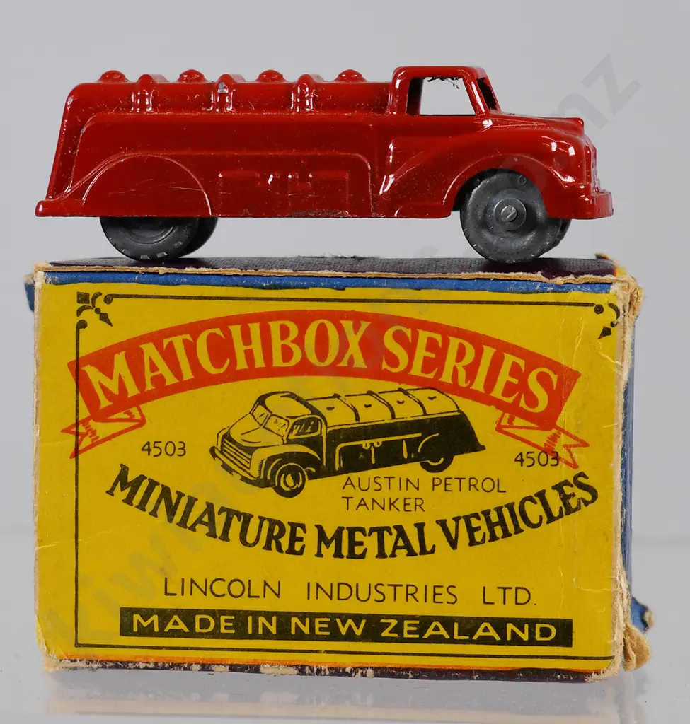 LINCOLN INDUSTRIES MADE IN NEW ZEALAND MATCHBOX AUSTIN PETROL TANKER Image 1++