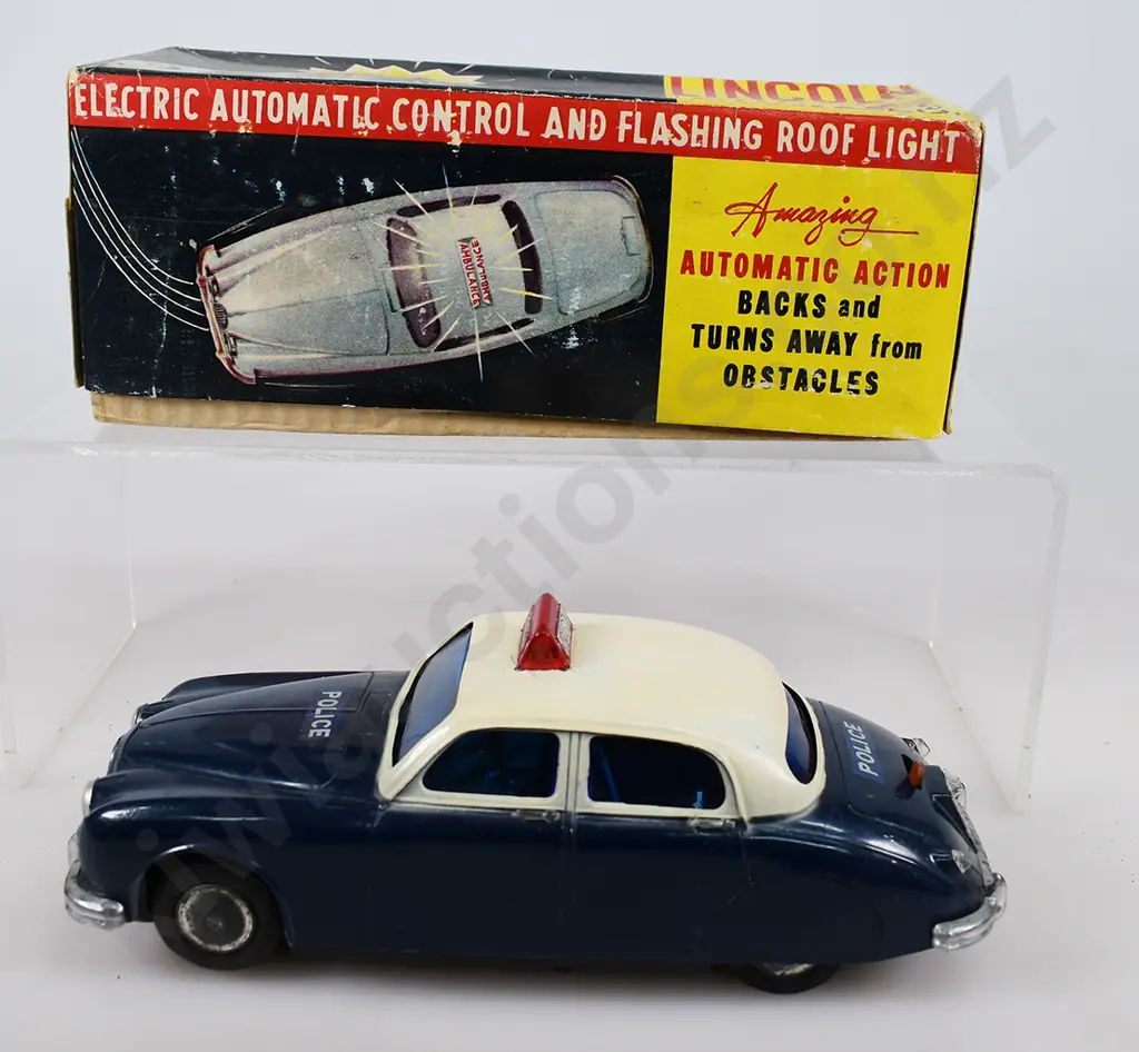 LINCOLN INTERNATIONAL BATTERY OPERATED POLICE CAR Image 1++