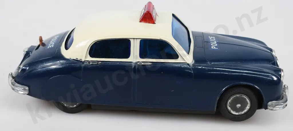 LINCOLN INTERNATIONAL BATTERY OPERATED POLICE CAR Image 1++