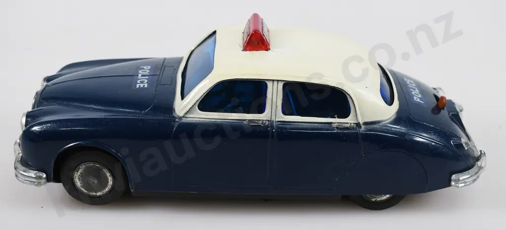 LINCOLN INTERNATIONAL BATTERY OPERATED POLICE CAR Image 1++
