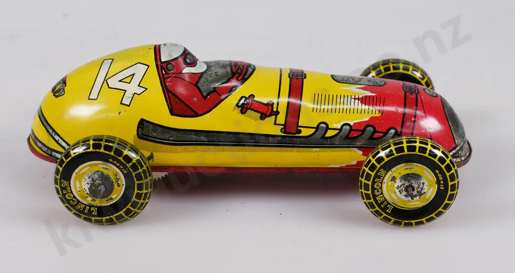 LINCOLN TOYS CLOCKWORK RACING CAR Image 1++