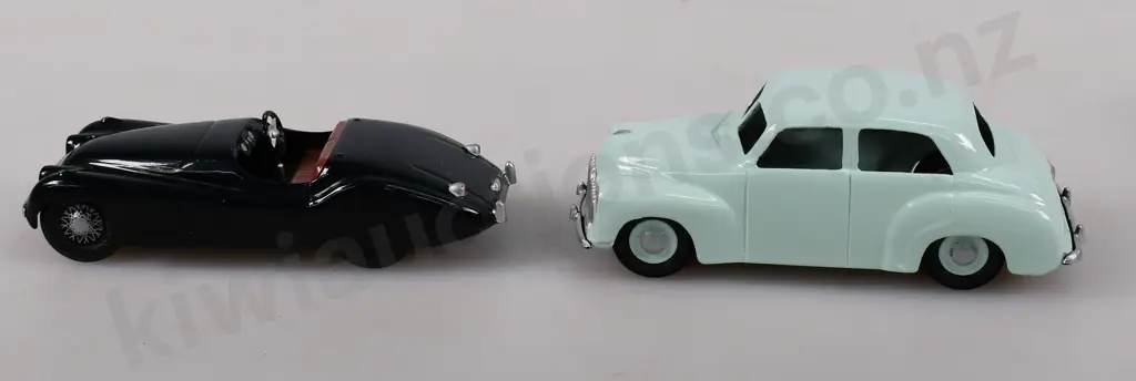 MICRO MODEL JAGUAR, HOLDEN Image 1++