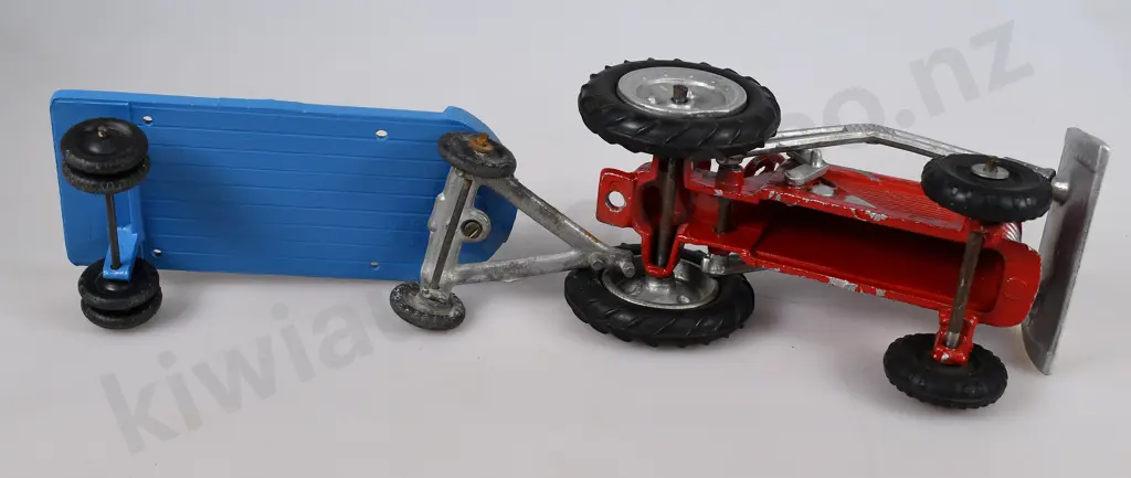 MACKENZIE & BANNISTER TRACTOR & TRAILER Image 1++