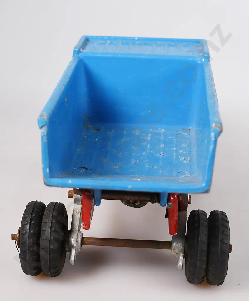 MACKENZIE & BANNISTER TIP TRUCK Image 1++