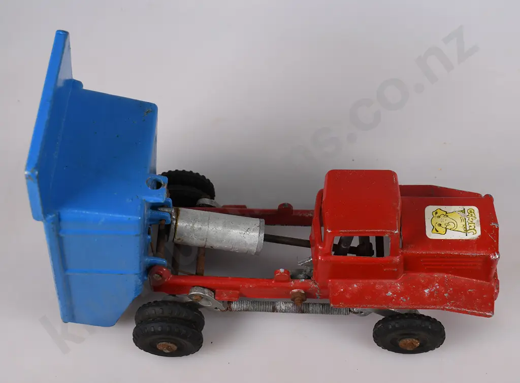 MACKENZIE & BANNISTER TIP TRUCK Image 1++