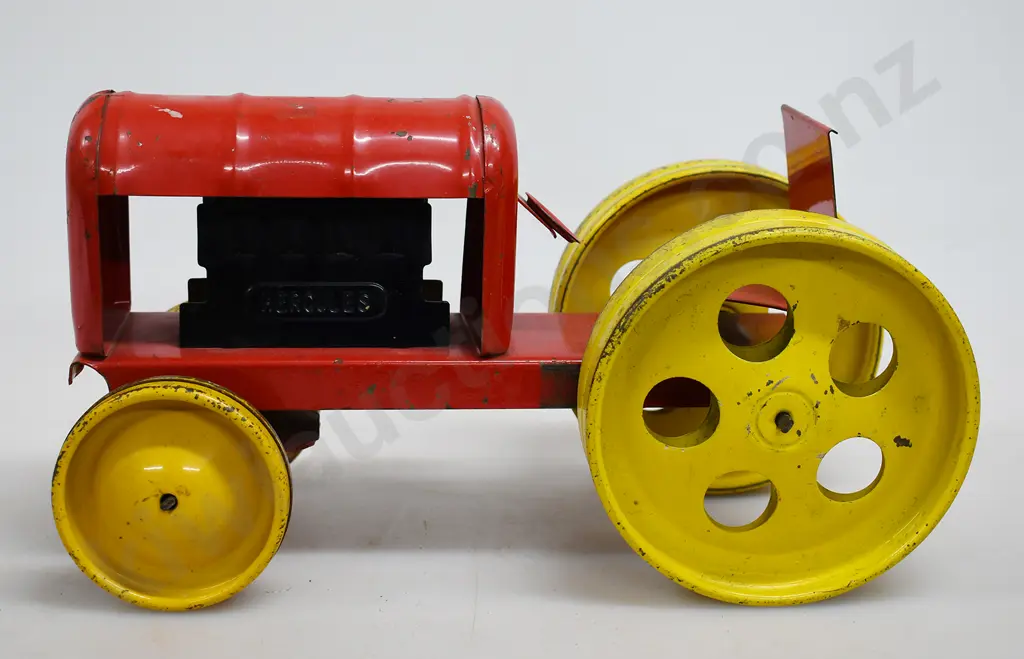 HERCULES NZ TOY TRACTOR Image 1++