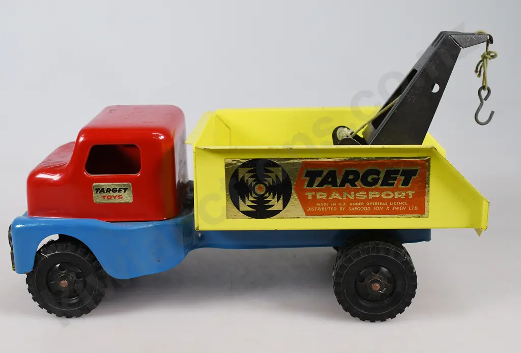 TARGET TOYS BREAKDOWN TRUCK Image 1++