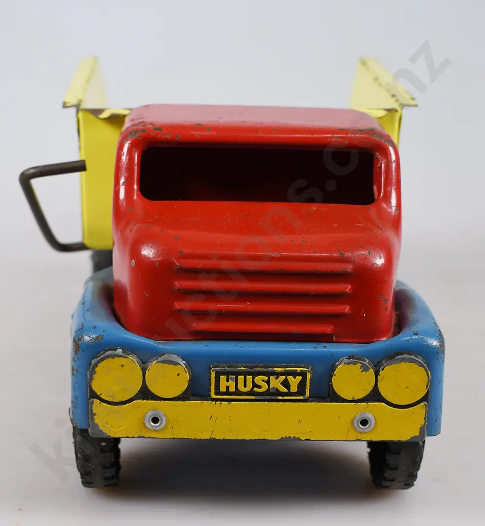 TARGET TOYS TIP TRUCK Image 1++