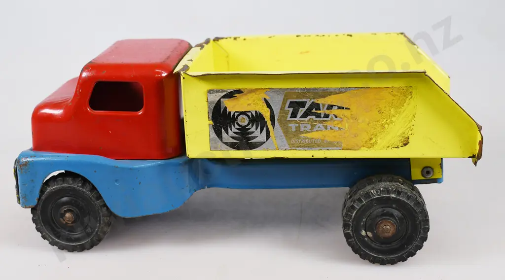 TARGET TOYS TIP TRUCK Image 1++